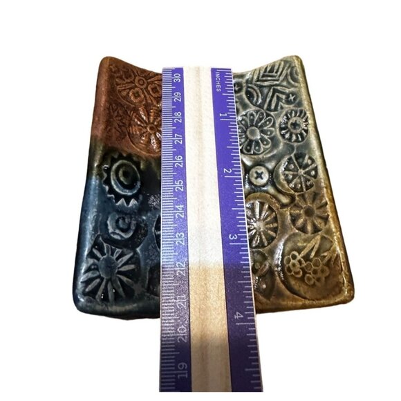 Handcrafted Ceramic Floral-Patterned Decorative Dish 4"x3.5" - Picture 3 of 4